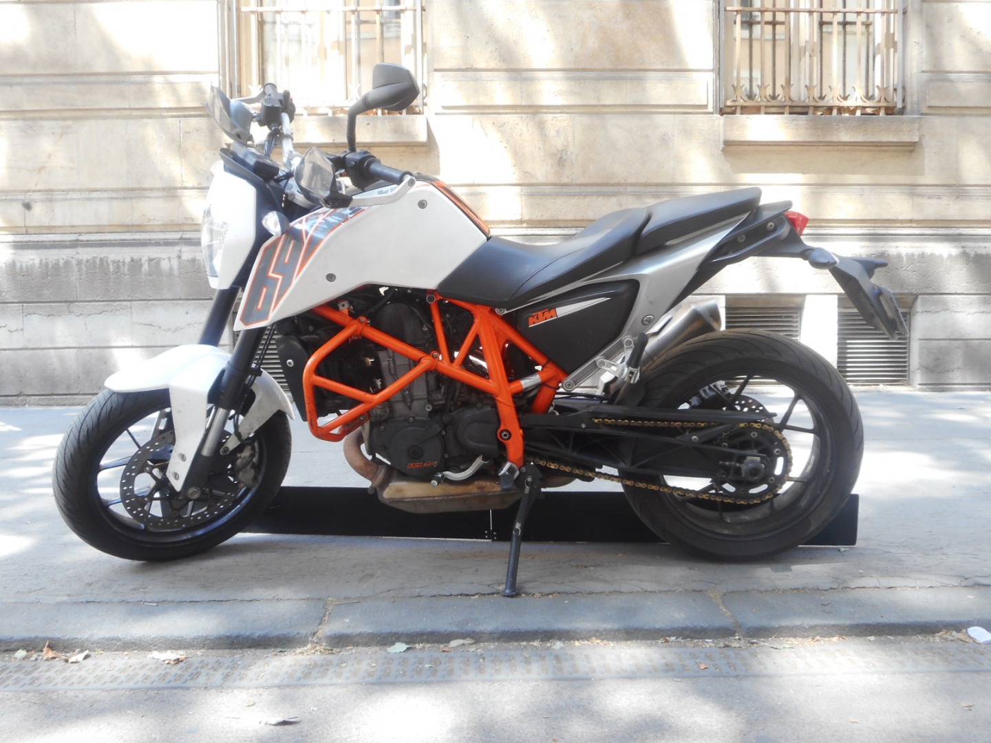 Moto depot Motos d’occasion de 651 a 1000 cc KTM , DUKE 690 KTM BLANC